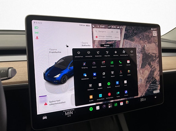 Tesla Model Y 26 of 30