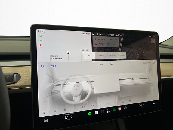 Tesla Model Y 24 of 30