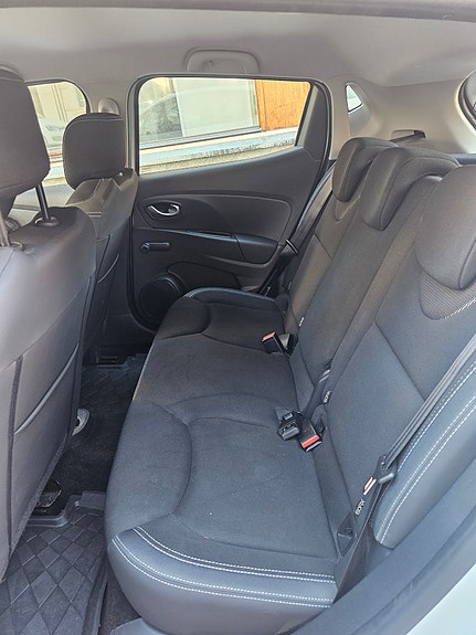 Renault Clio 13 of 15