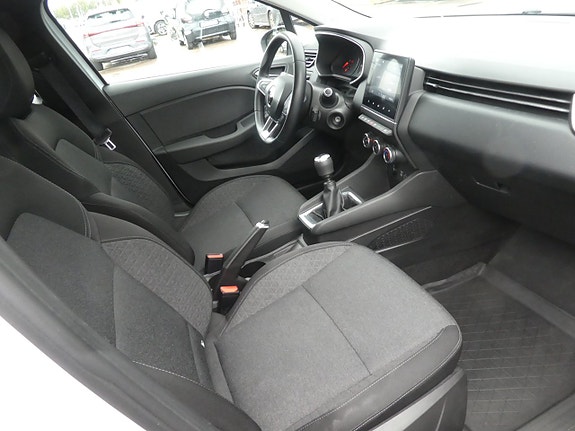 Renault Clio 14 of 14