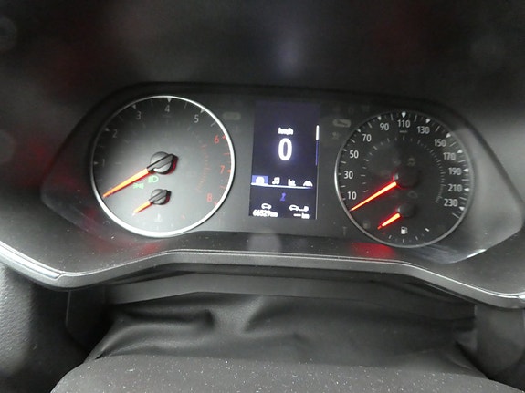 Renault Clio 9 of 14