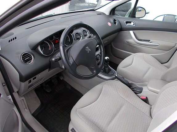 Peugeot 308 3 of 4
