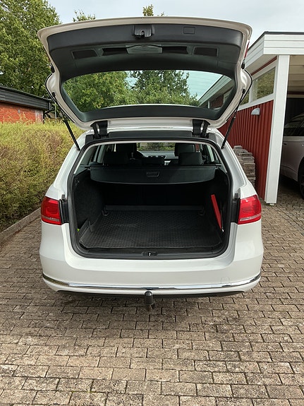 Volkswagen Passat 5 of 10