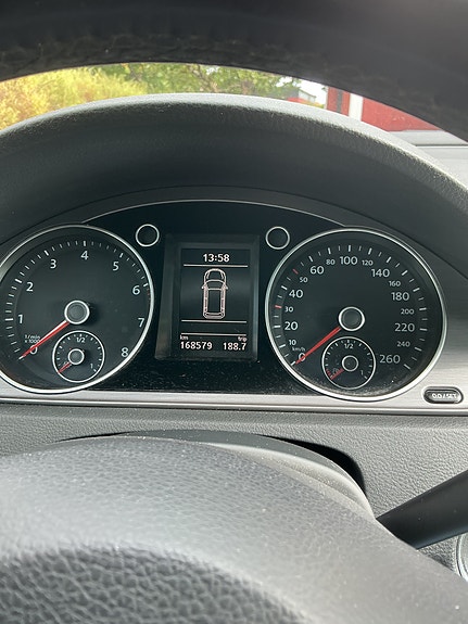 Volkswagen Passat 9 of 10