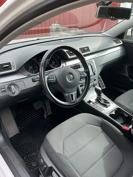Volkswagen Passat 10 of 10
