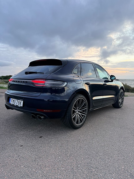 Porsche Macan 2 of 13