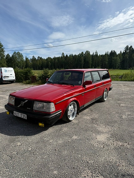 Volvo 240 3 of 4
