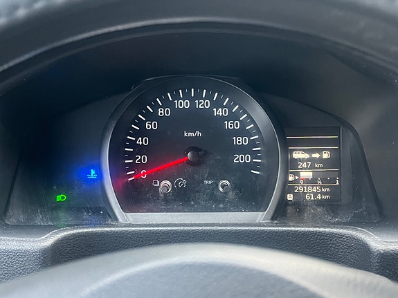 Nissan NV200 6 of 9