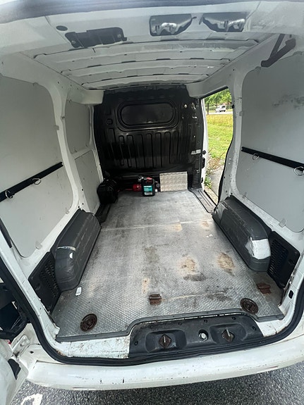 Nissan NV200 9 of 9
