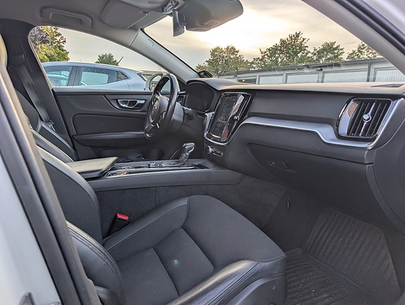 Volvo V60 3 of 9