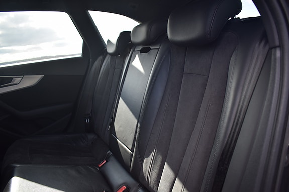 Audi A4 15 of 16