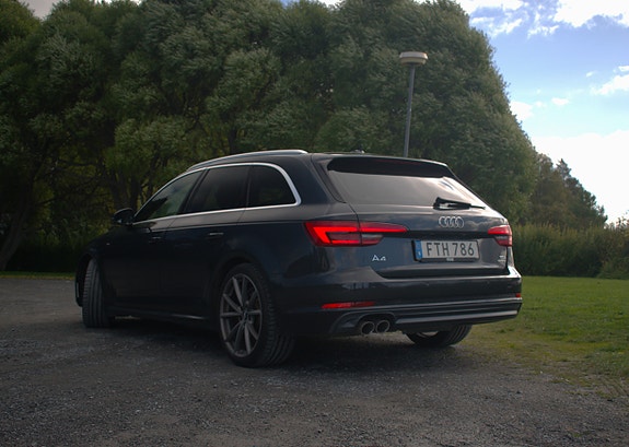 Audi A4 3 of 16