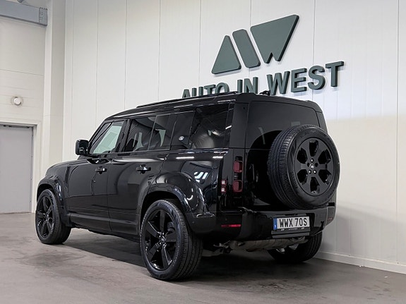 Land Rover Defender 110 4 of 21
