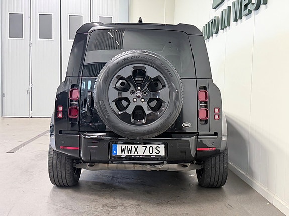 Land Rover Defender 110 20 of 21