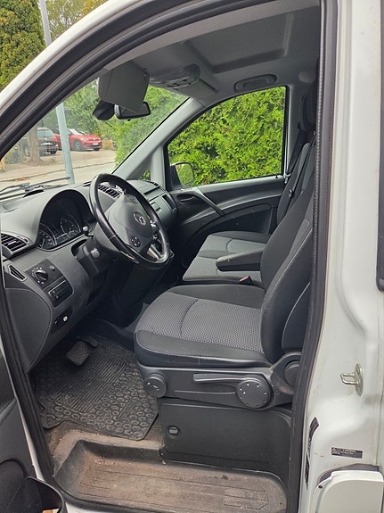Mercedes-Benz Vito 113 4 of 9