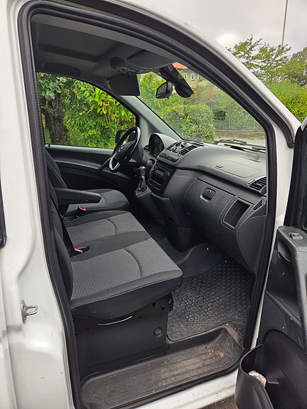 Mercedes-Benz Vito 113 3 of 9