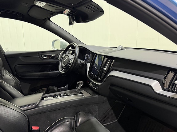 Volvo XC60 11 of 20