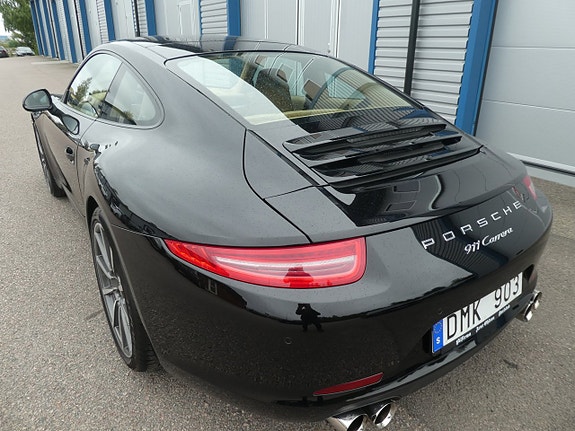 Porsche 911 Carrera 6 of 22