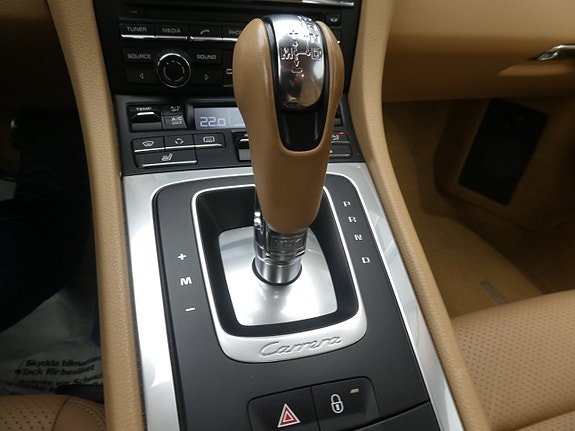 Porsche 911 Carrera 19 of 22