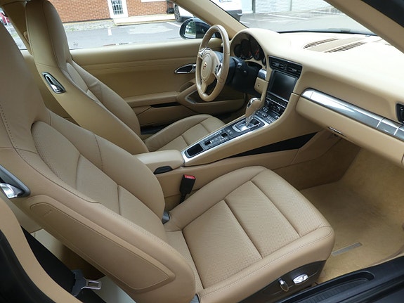 Porsche 911 Carrera 8 of 22