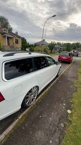 Volvo V70 4 of 6