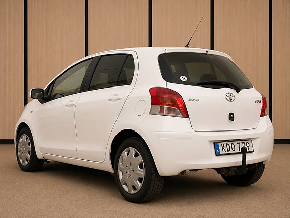 Toyota Yaris 5 of 11