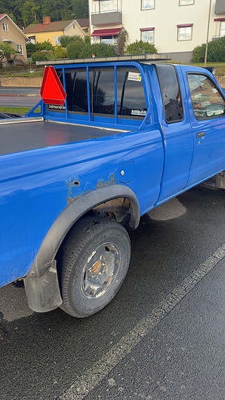Nissan King Cab 3 of 9