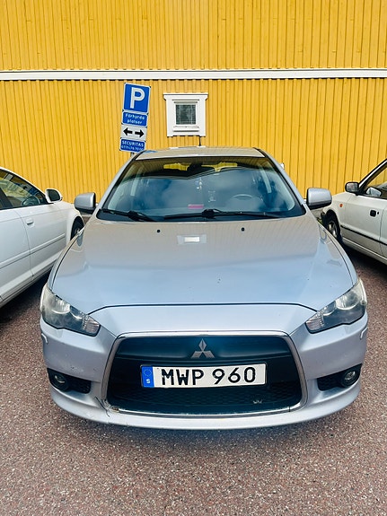 Mitsubishi Lancer 4 of 9