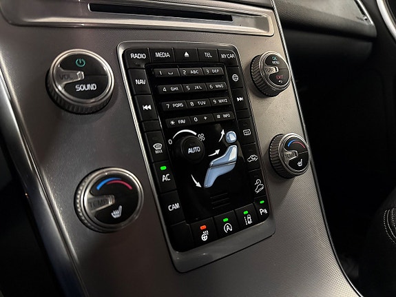 Volvo XC60 18 of 26