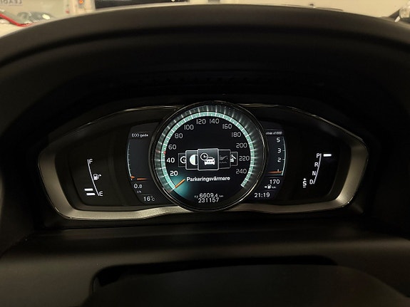 Volvo XC60 16 of 26