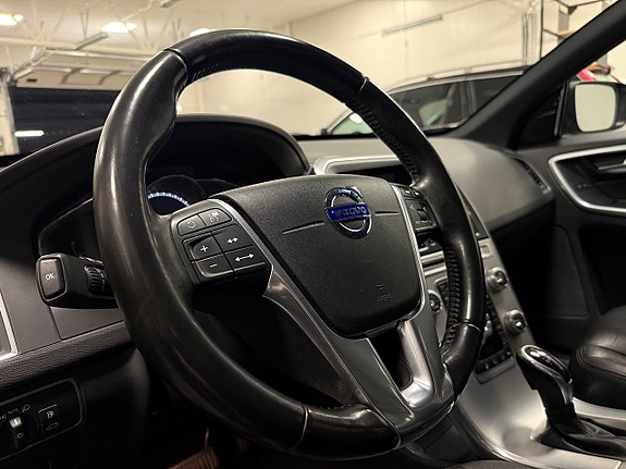 Volvo XC60 13 of 26