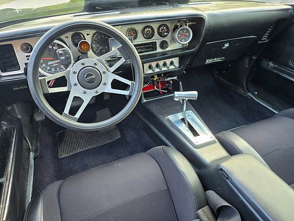 Pontiac Firebird 16 of 22