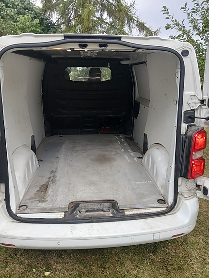 Peugeot Expert 8 of 9