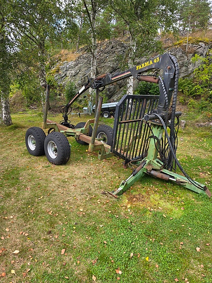 FMW 11-7,5 skogsvagn med Farma 43 kran – ramstyrning 3 of 5