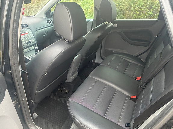 Ford Focus 6 of 9