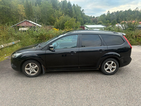 Ford Focus 2 of 9