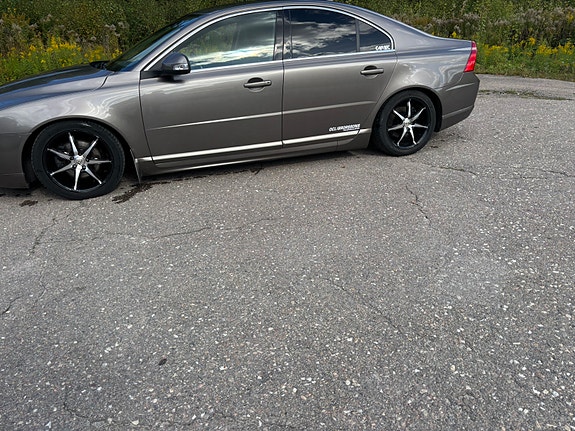 Volvo S80 2 of 11