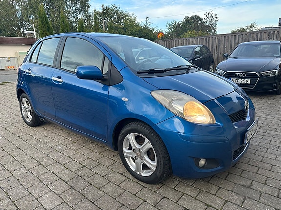 Toyota Yaris 13 of 13