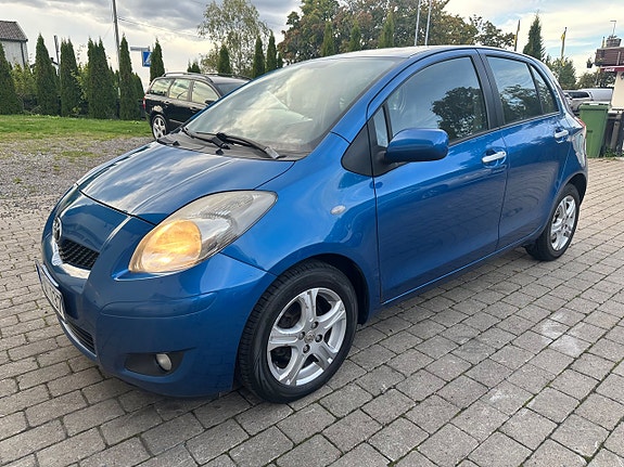 Toyota Yaris 12 of 13