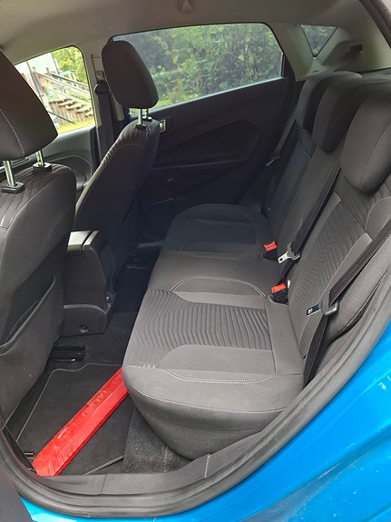Ford Fiesta 5 of 8