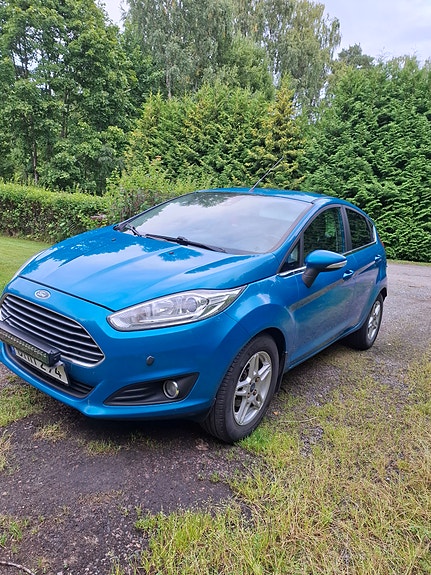 Ford Fiesta 2 of 8