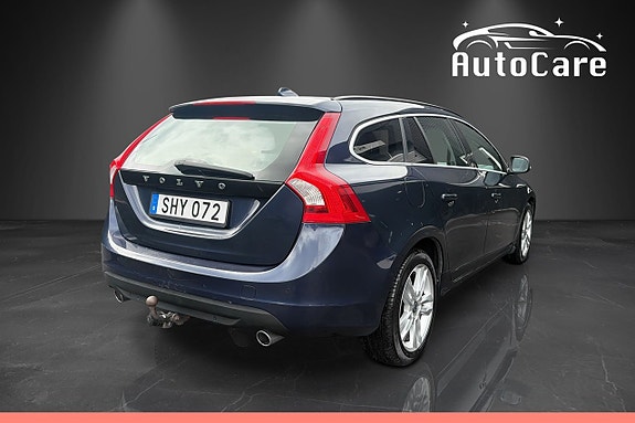 Volvo V60 2 of 5