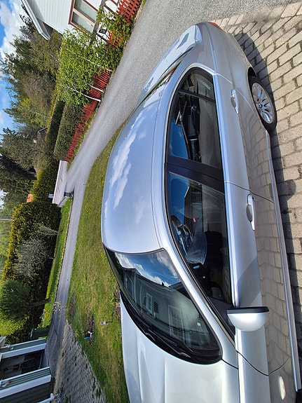 BMW 320d 2 of 10