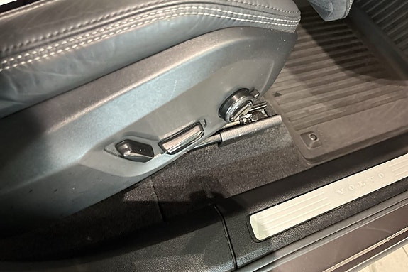 Volvo XC60 22 of 30