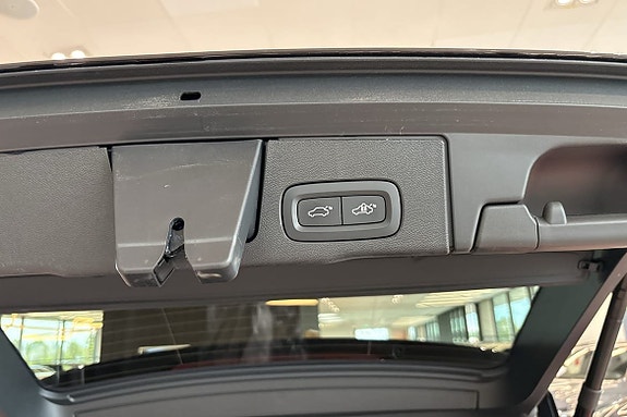 Volvo XC60 15 of 30