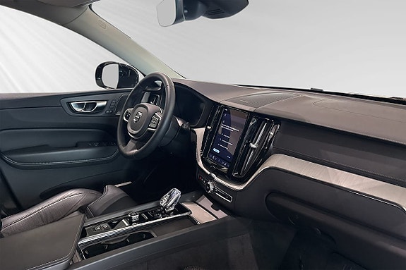 Volvo XC60 10 of 30