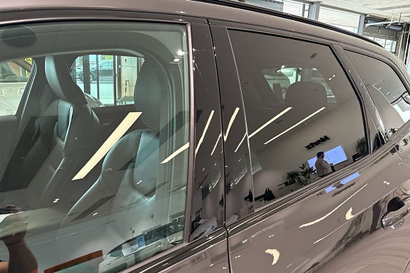 Volvo XC60 16 of 30