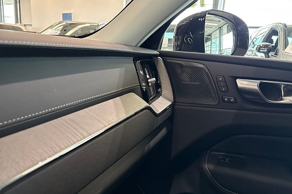 Volvo XC60 26 of 30