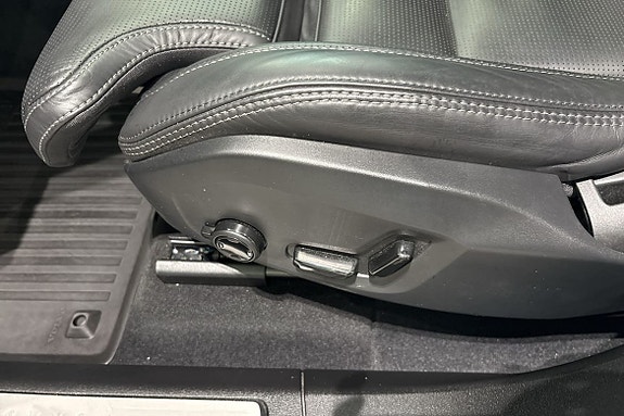 Volvo XC60 21 of 30
