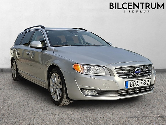 Volvo V70 2 of 8